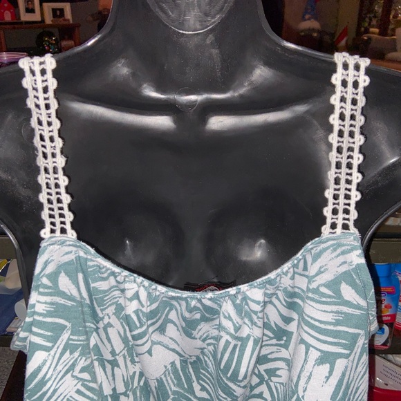 Lava Lace Tank Top - Picture 4 of 4